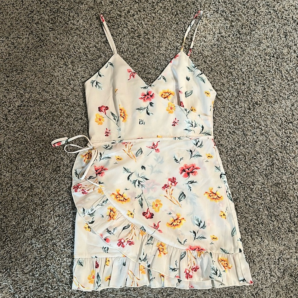 Super down Floral Spaghetti Strap Dress